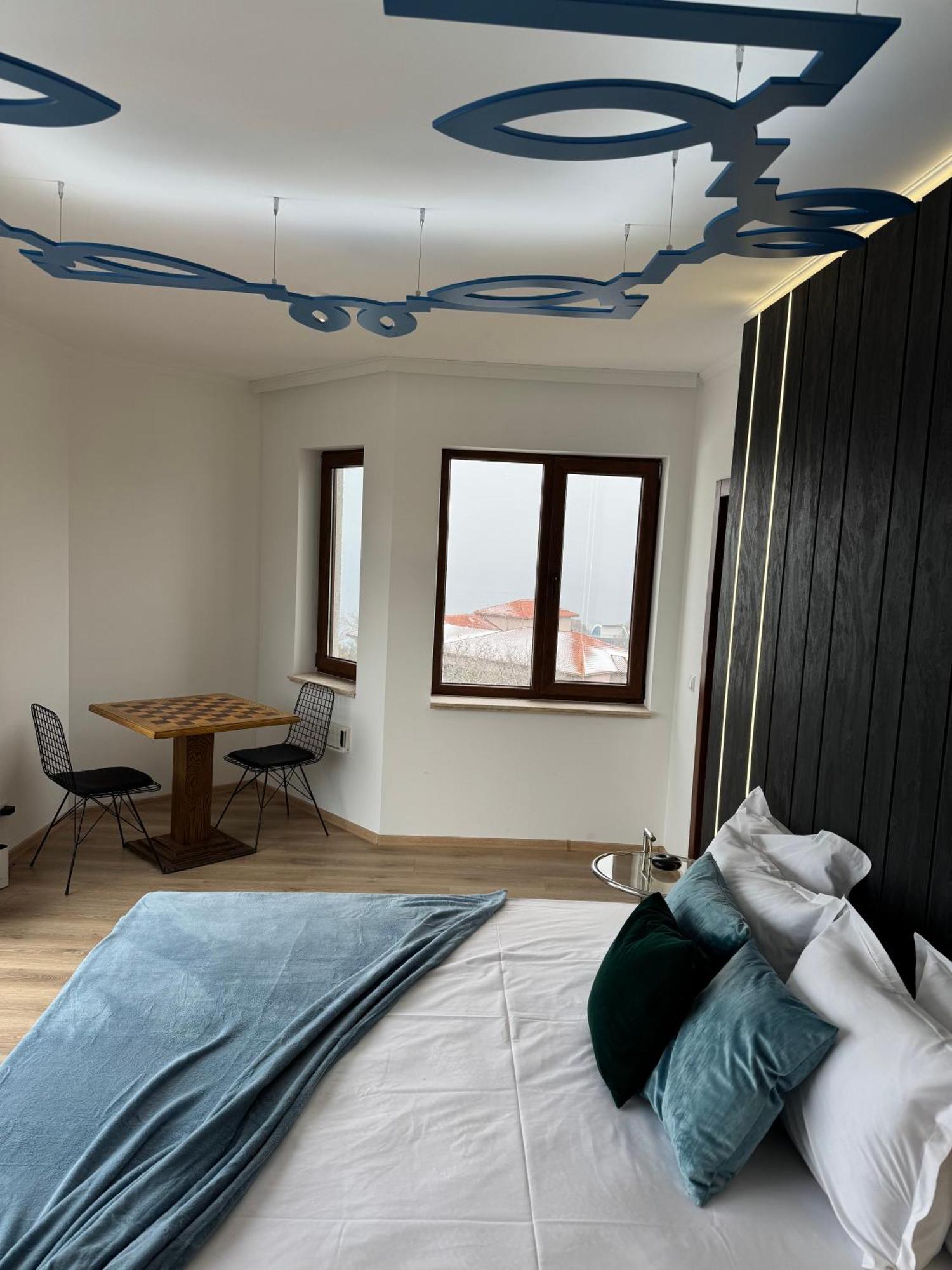 Queen's Penthouse Apartment *
