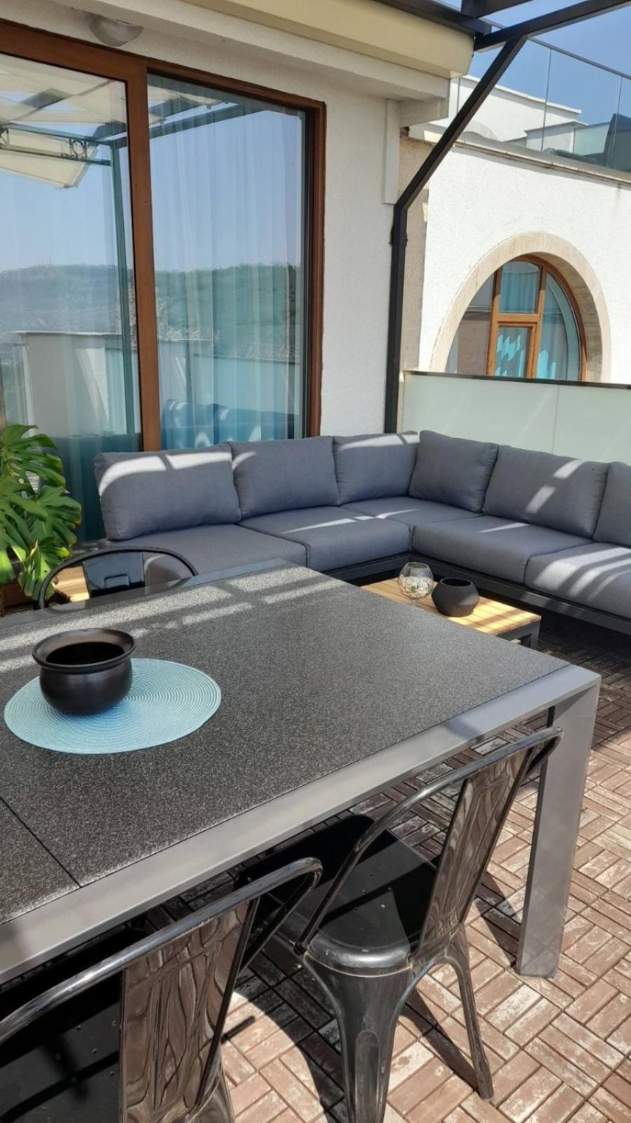 Queen's Penthouse *