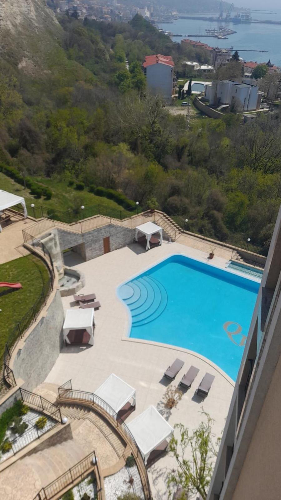 Queen's Penthouse Apartment